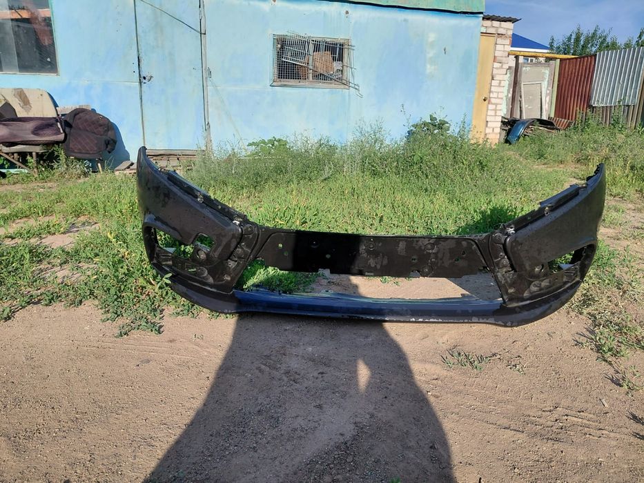 Продам бампер от лада веста