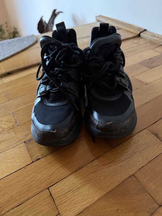 Adidasi Louis Vuitton marimea 37