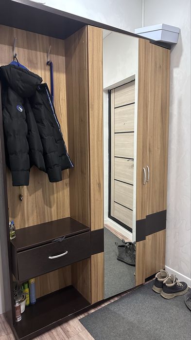Шкаф для прихожой