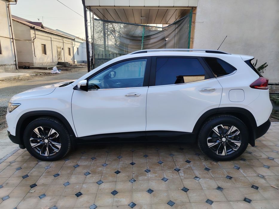 TRACKER PREMIER 2 ИДЕАЛ холатда эгадан сотилади