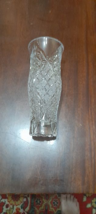 Вазы хрустальные  для цветов.