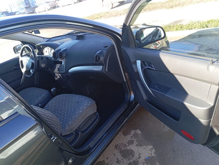 Автомобиль Chevrolet Nexia