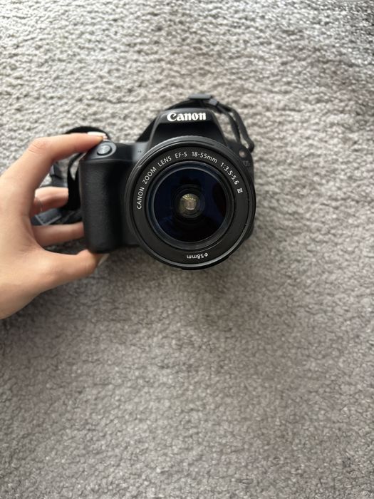 Aparat Canon EOS 200d + obiectiv 18-55mm
