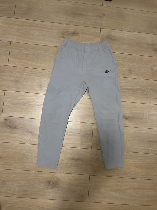 Сив панталон на nike