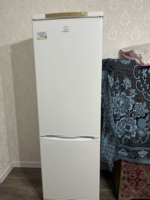 Холодильник indesit б/у