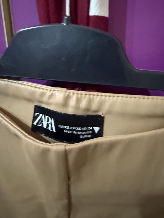 pantaloni piele zara marimea XS
