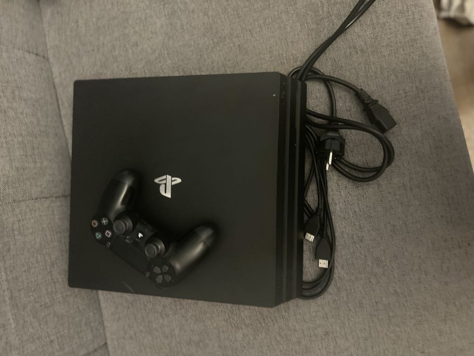 Ps4 foarte bun cu toate cablurile