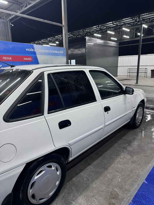 Продам Nexia 2 2015 идеал Метан