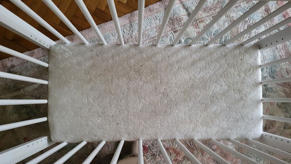 Луксозно запазено детско бебешко дървено легло