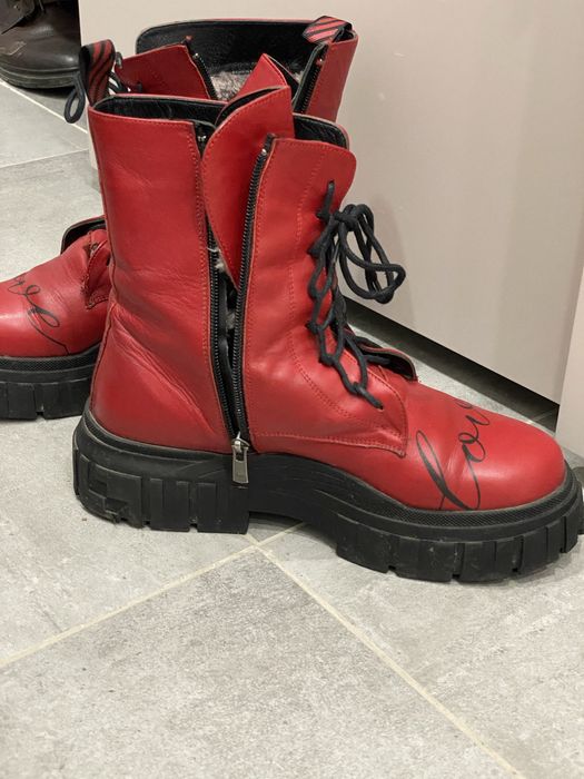 Продам яркие кожаные ботинки размер 39