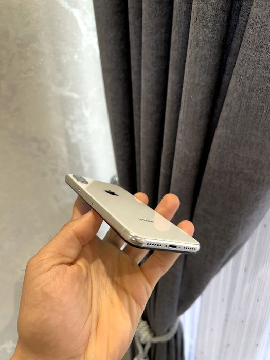 Iphone x 64.       ..