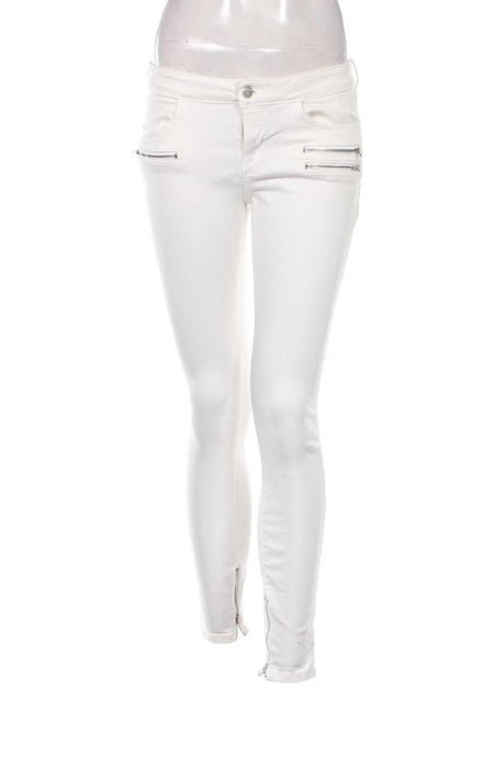 Дамски дънки на Guess