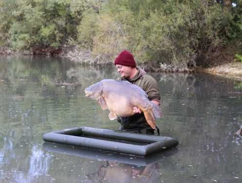 Vand Saltea de primire crap gonflabila Trakker Sanctuary Corral Water