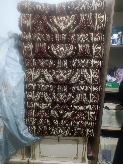 Курпача, ястик ва сандик сотилади.