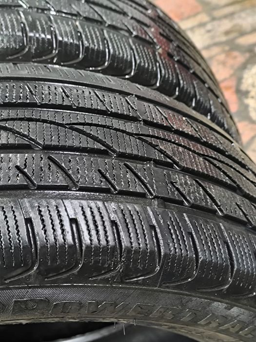 Пара зимней резины