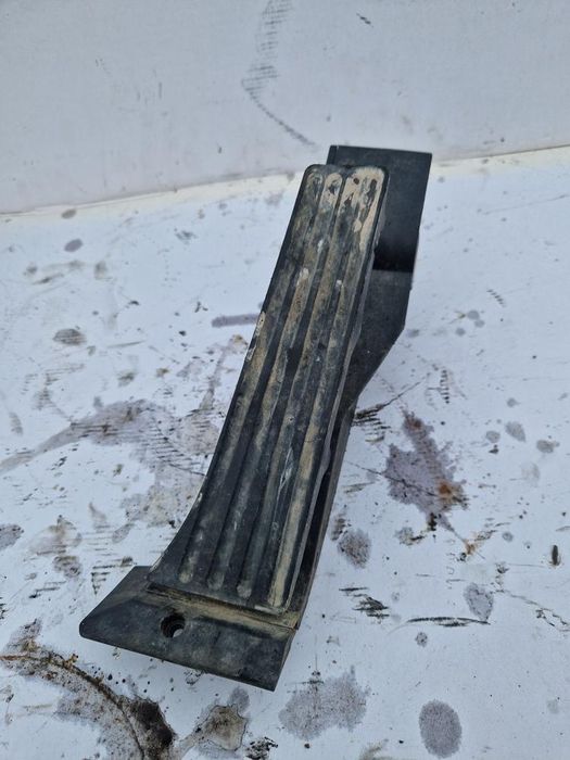 Pedal for BMW E90 335d Педал за бмв е90 335д