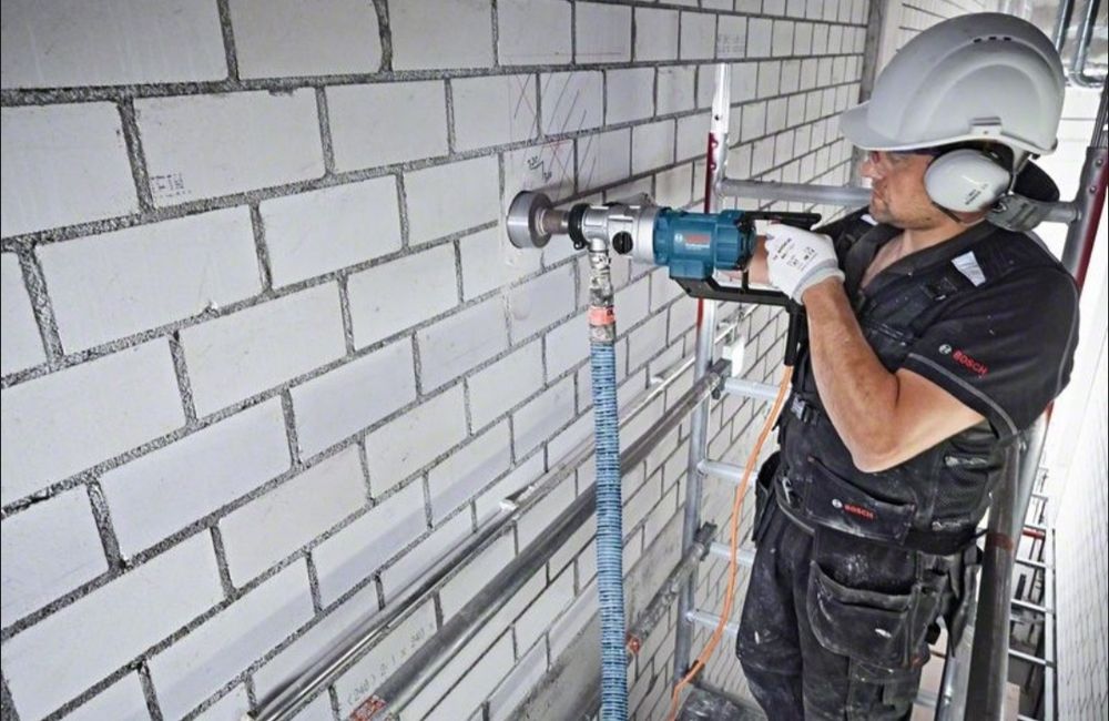 Продается Дрель алмазного сверления Bosch GDB 180 WE Professional