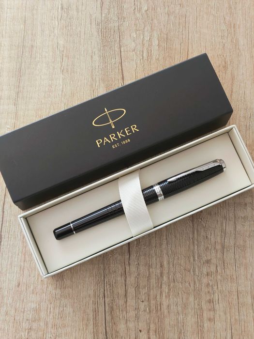 Stilou Parker nou/nefolosit + 5 rezerve