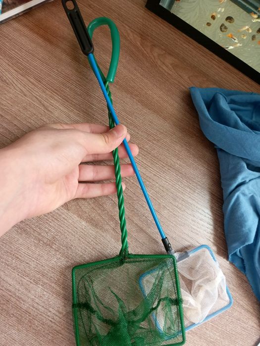 Продам аквариум, полный комплект с рыбками.