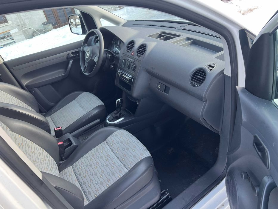 VW Caddy automată 2011