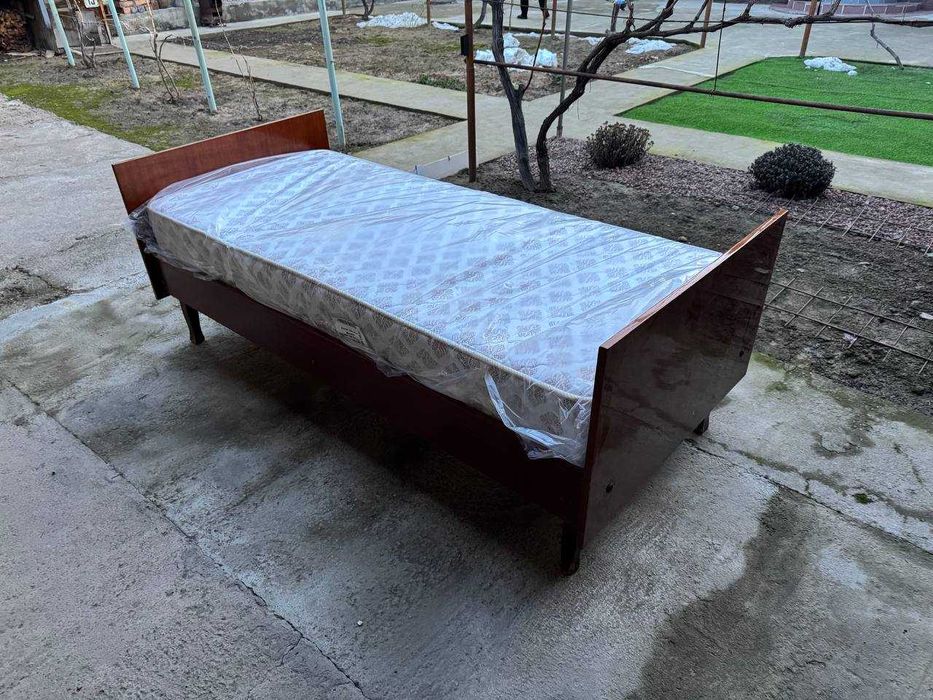 Односпальная кровать + матрас