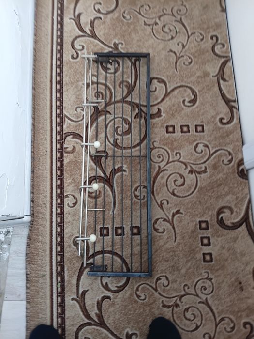 Продам вешалку и люстру