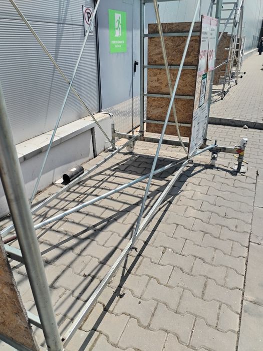Închiriez schela mobila  si schela ingusta de 0,70cm latime