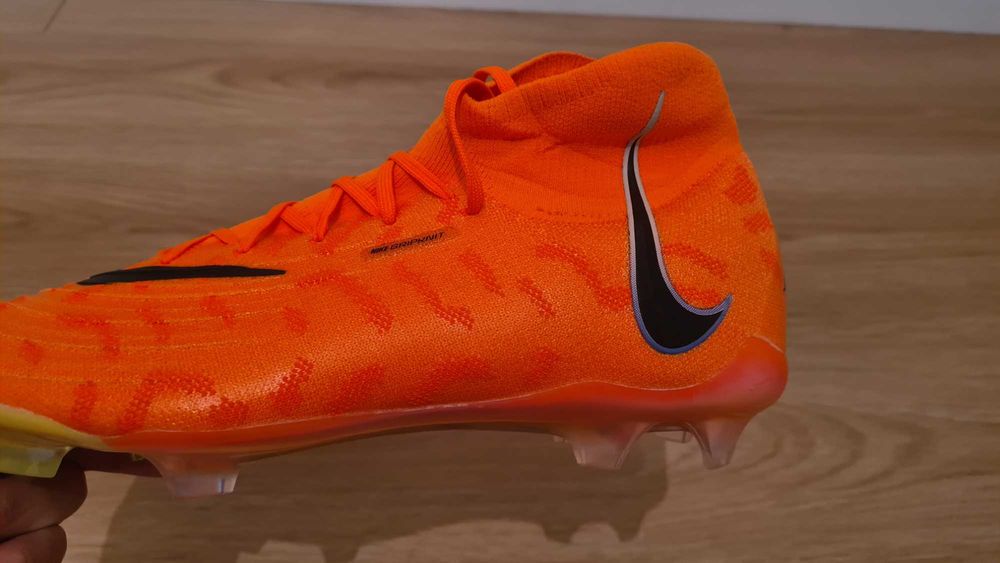 Футбольные бутсы Nike phantom luna