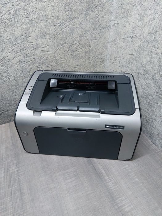 HP LaserJet P1006
принтер