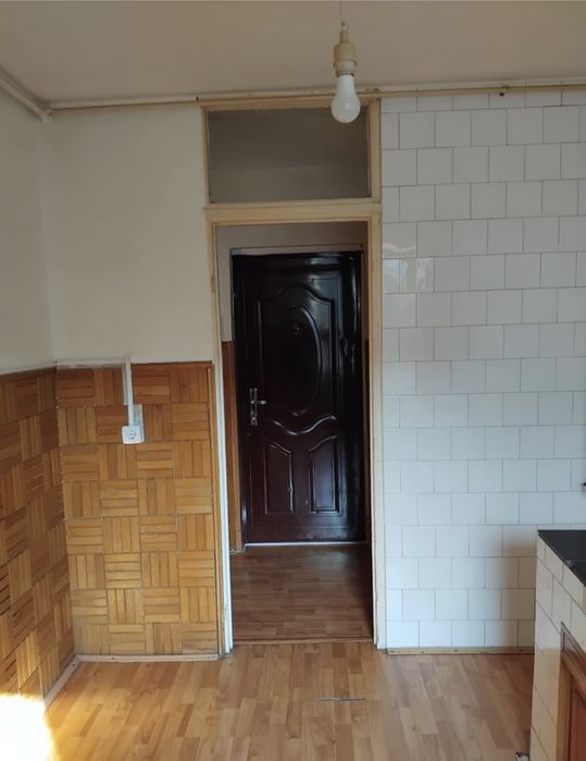 Vand apartament 2 camere confort 1 sporit, etaj 4, Banat, decomandat,Tudor zonă deosebită!