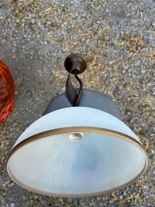 Люстра для дома в хорошем состоянии