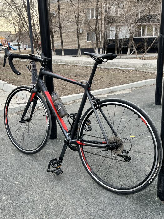 Продам велостпед Giant