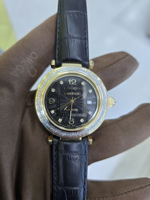 Продам золотые часы Pasha Cartier с бриллиантам