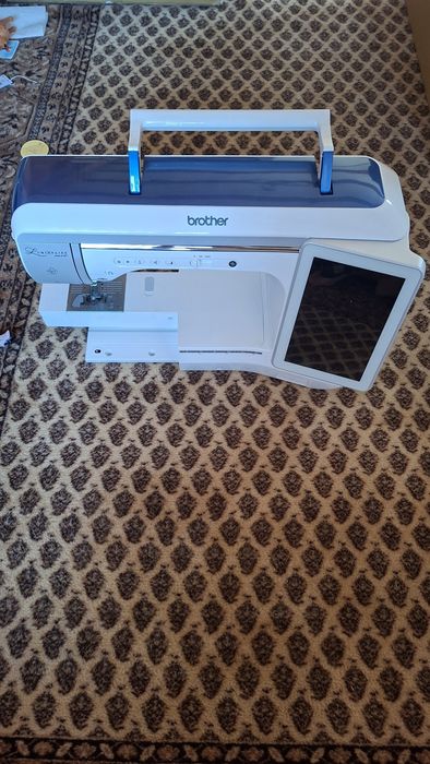 Masina de brodat Innov-is XP1 Brother Luminaire