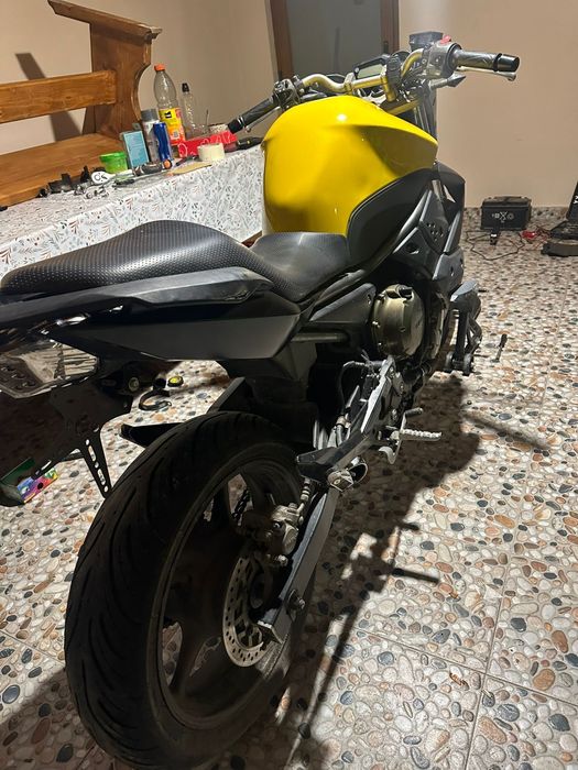 Vand yamaha xj6 2009 limitat legal A2 (35kw)