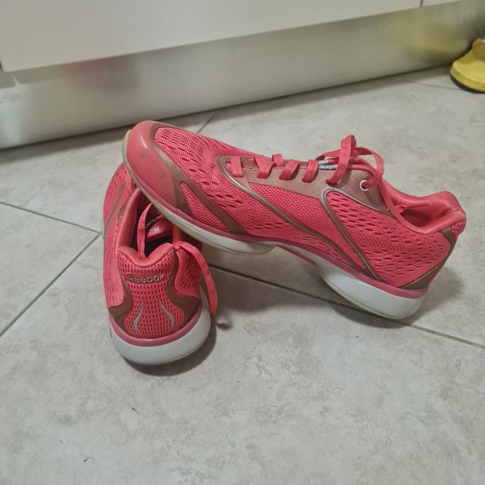 Маратонки различни марки и модели