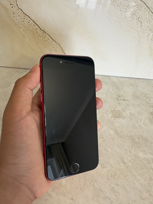 Продам iPhone se2020