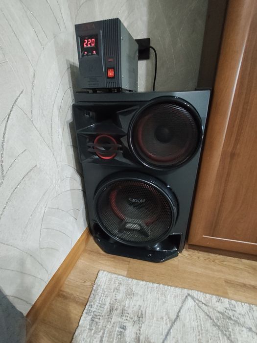 Продается музыкальный центр модель  CL 98