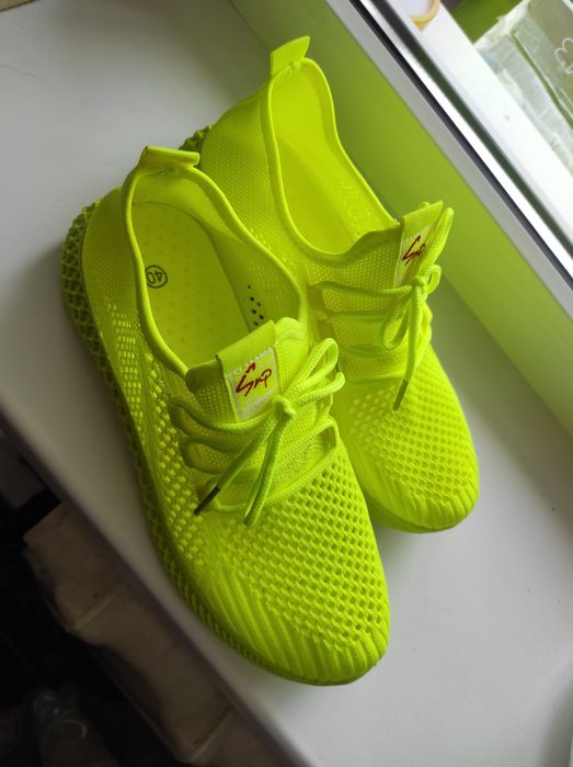 Кроссовки 40 размер