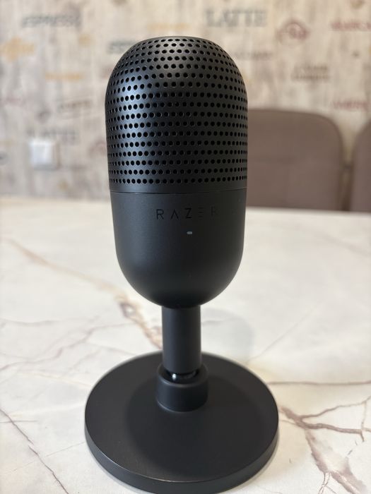 Микрофон Razer SEIREN V3 мини