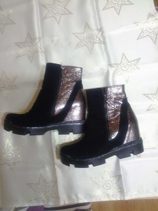 Нови боти 100%велур и естествена кожа N:39
