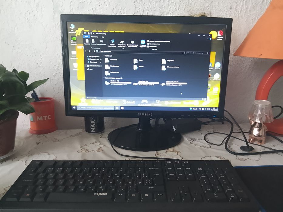 Продаются Монитор клавиатура мышь