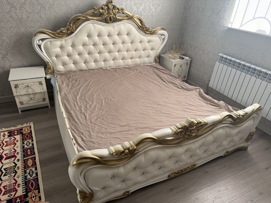 Кровать для спальни