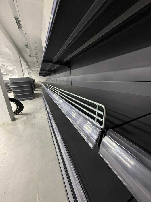 Стеллажи для аптеки и бутика