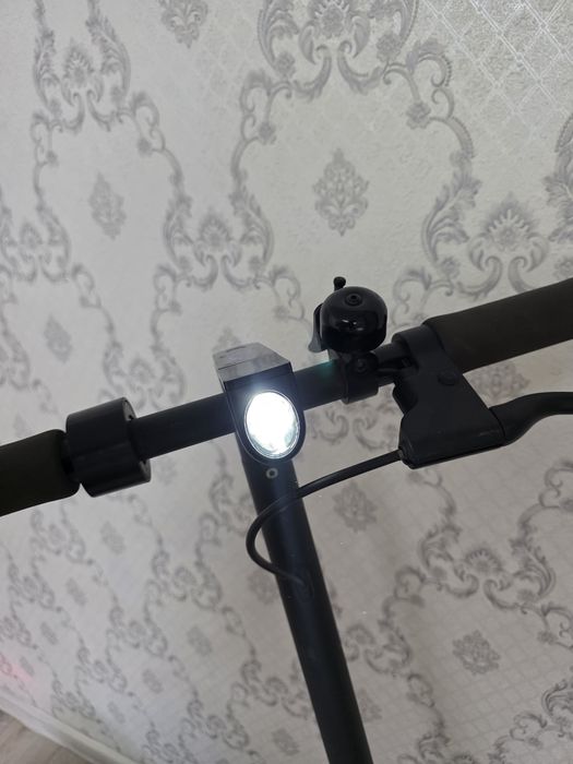 Самокат электро Xiaomi состояние хорошее