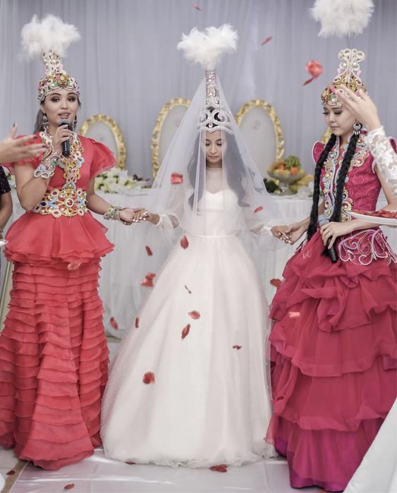 Продам очень нежное красивое платье