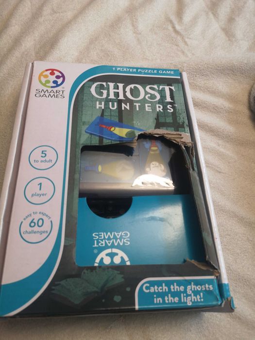 Продавам ghost hunters Търсачка на духове и Smart Games
