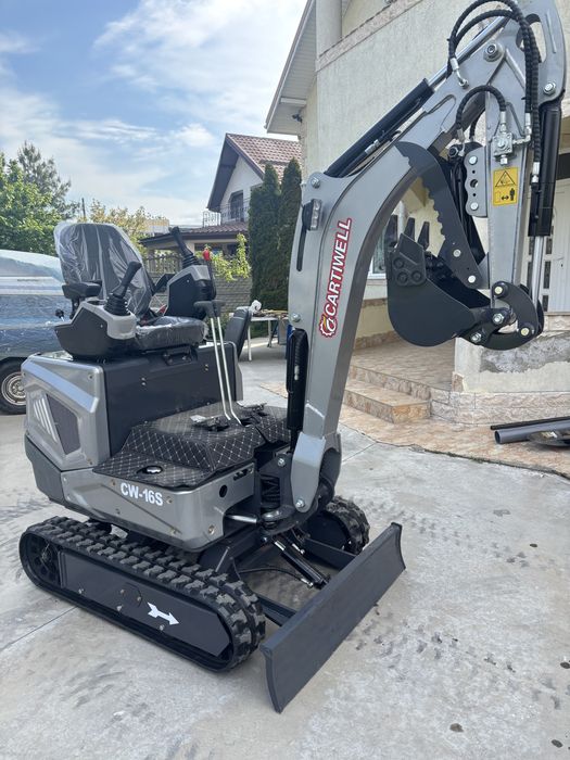 Miniexcavator de inchiriat