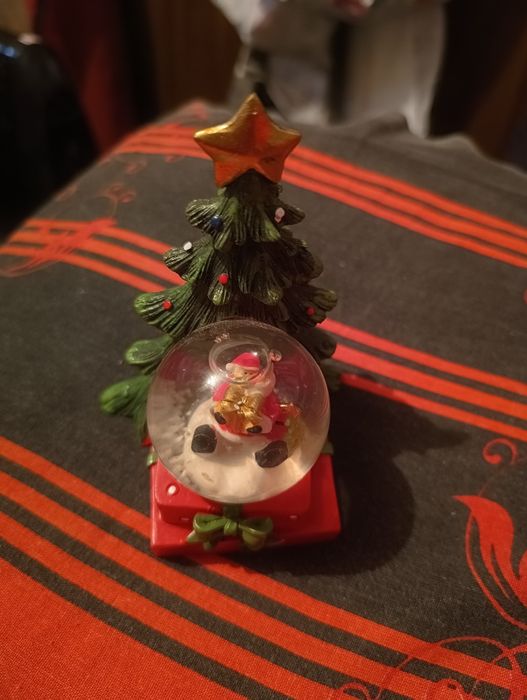 Преспатие с дядо Мраз и елха