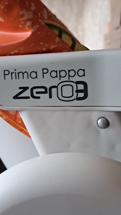 Стул и стол для кормления малышей